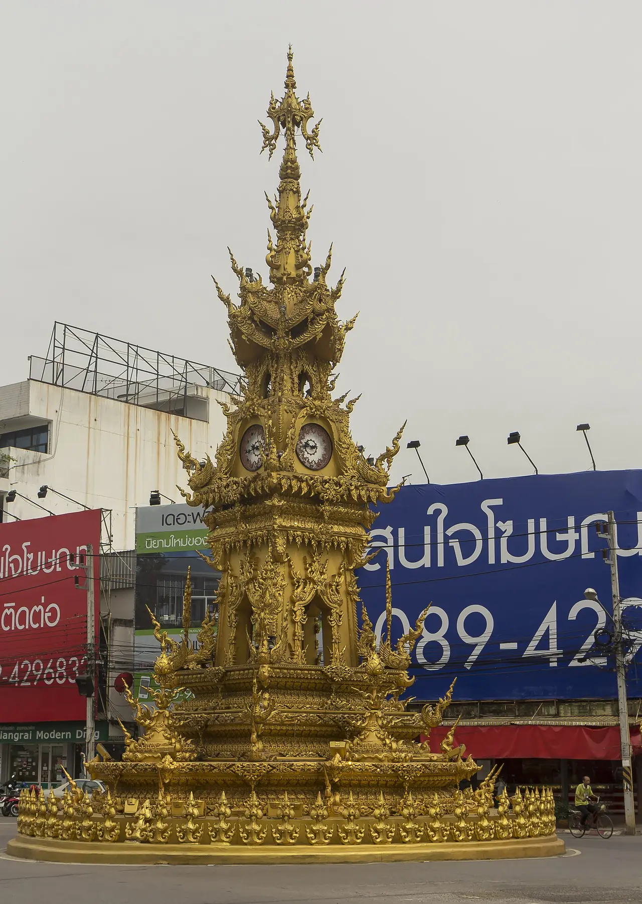 ภาพเชียงราย: เที่ยวตัวเมืองเชียงราย หอนาฬิกา ไนท์บาซาร์ วัดพระแก้ว