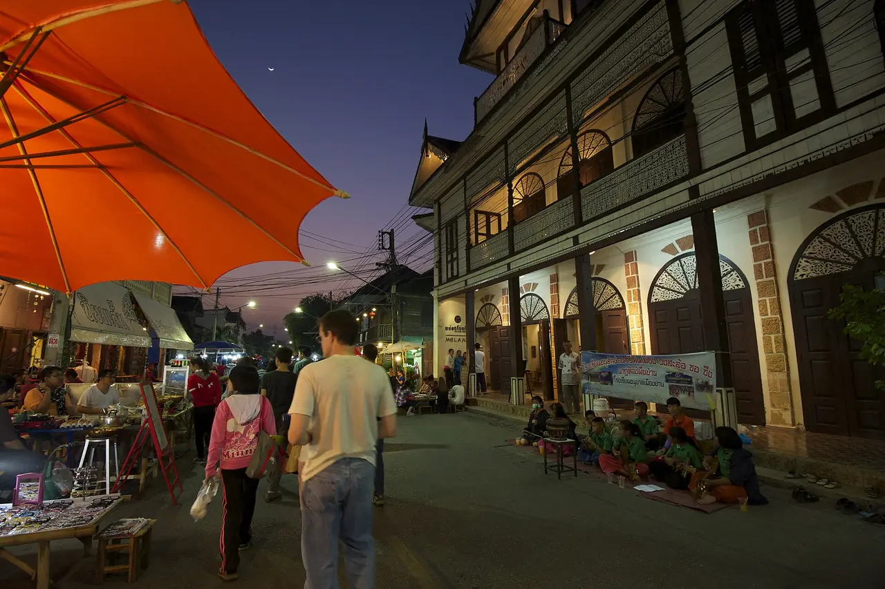 ภาพลำปาง: กาดกองต้า รถม้าลำปาง งานประเพณี 2569 อาหาร ชามตราไก่