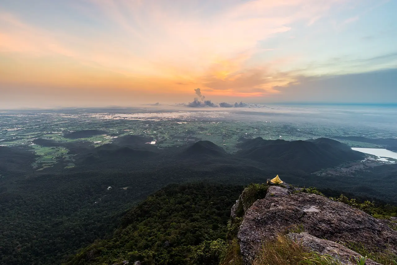 ภาพประกอบ สุโขทัย: อช.รามคำแหง เขาหลวง สุโขทัย 2569 ค่าเข้า จองเต็นท์ น้ำตก