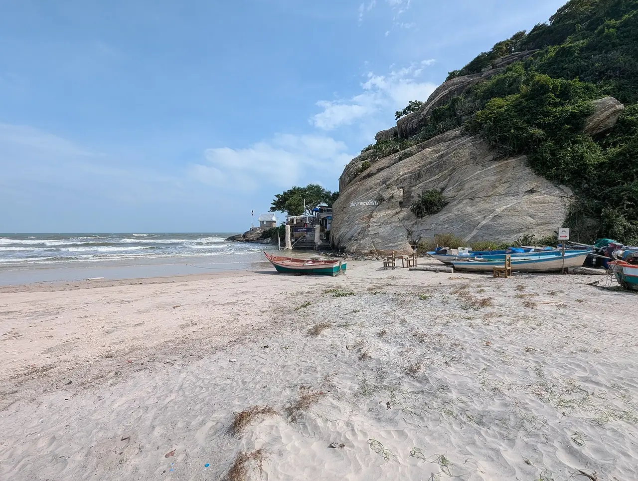 ภาพประกอบ หัวหิน: หาดหัวหิน หาดเขาตะเกียบ สวนสนประดิพัทธ์ เขาหินเหล็กไฟ 2569