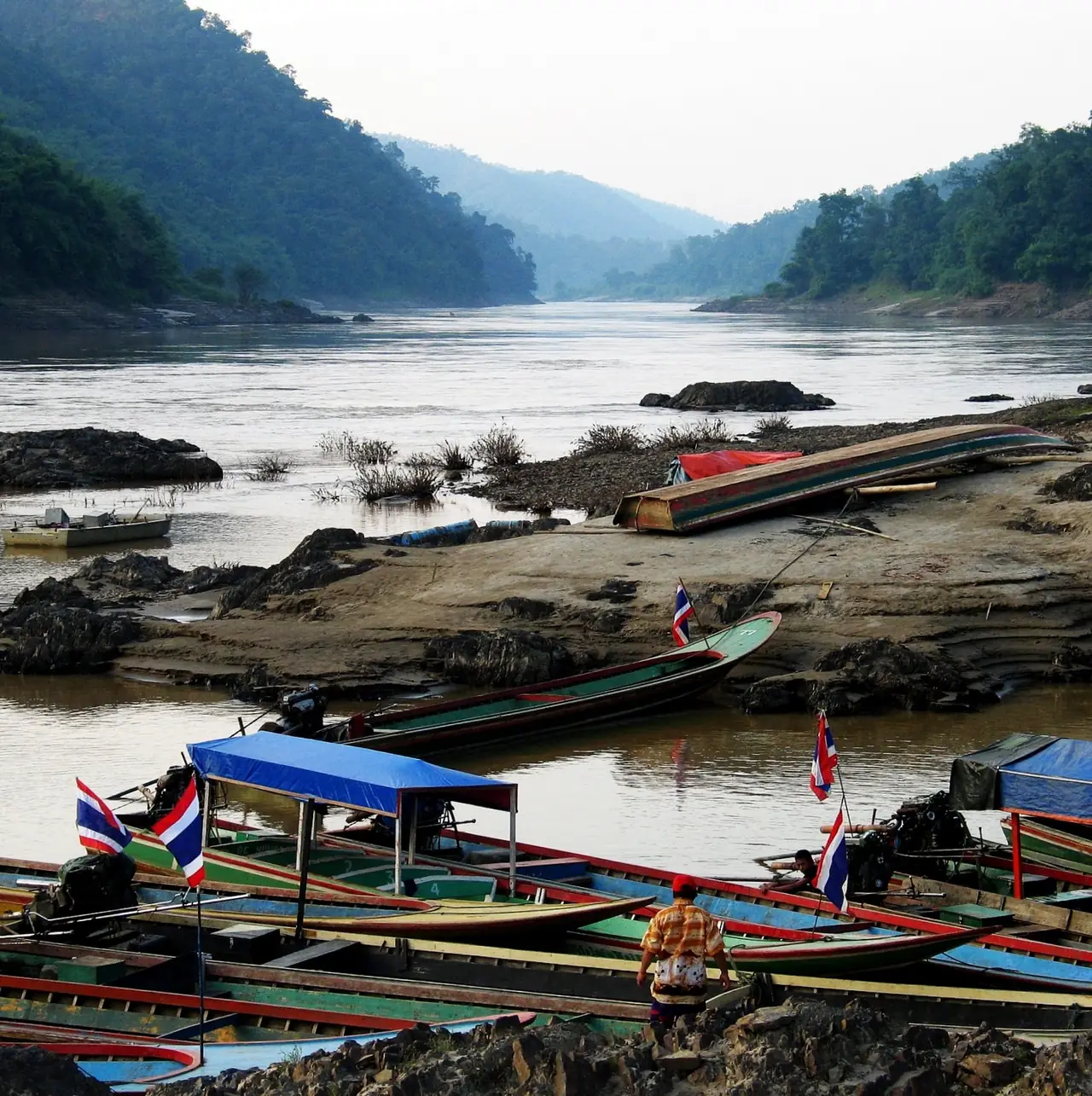 ภาพประกอบ แม่ฮ่องสอน: แม่สะเรียง สาละวิน แม่สามแลบ 2569 เที่ยวอะไร ล่องเรือ