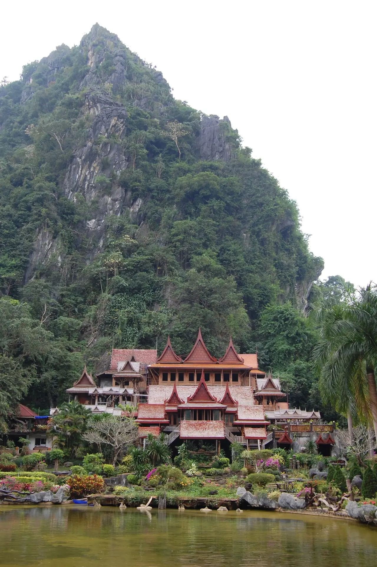 ภาพประกอบ อุทัยธานี: บ้านไร่ อุทัยธานี วัดถ้ำเขาวง ห้วยคต 2569