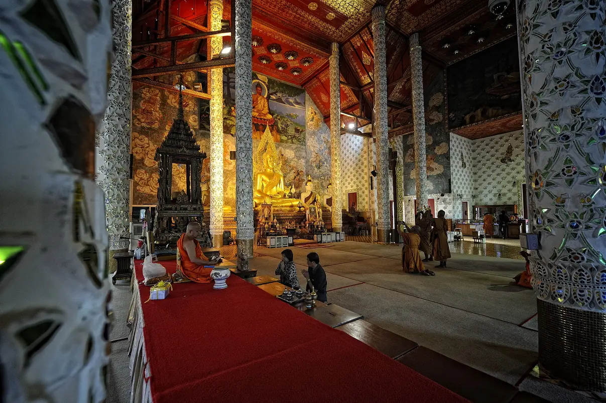 ภาพแพร่: ที่พักแพร่: เมืองเก่า ชานเมือง และท้องนา