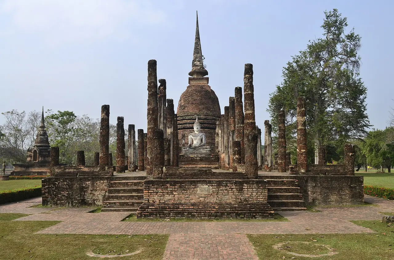 ภาพสุโขทัย: ที่พักสุโขทัย: สุโขทัยเก่า สุโขทัยใหม่ หรือพิษณุโลก