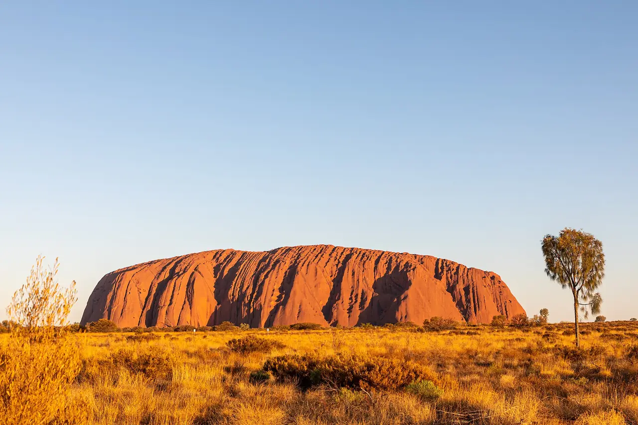 ภาพออสเตรเลีย: อูลูรู 2569: ค่าบัตรอุทยาน 38 ดอลลาร์ ห้ามปีน Kata Tjuta